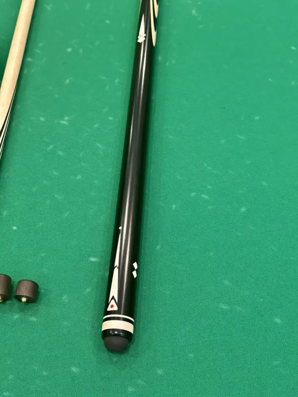 bilyardnyj-kij-10-zapilov-eben-inkrustacziya-5-scaled