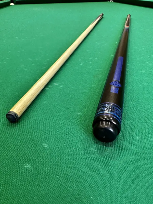 bilyardnyj-kij-czvetokpopugaj-chernyj-grab-4-luchevoj-napryazhennyj-as-4-scaled-2