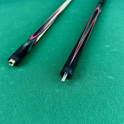 Більярдний кий: квітка (папуга) ебеновий + багряний + зелений + венге 4 променева напруга AS изображение