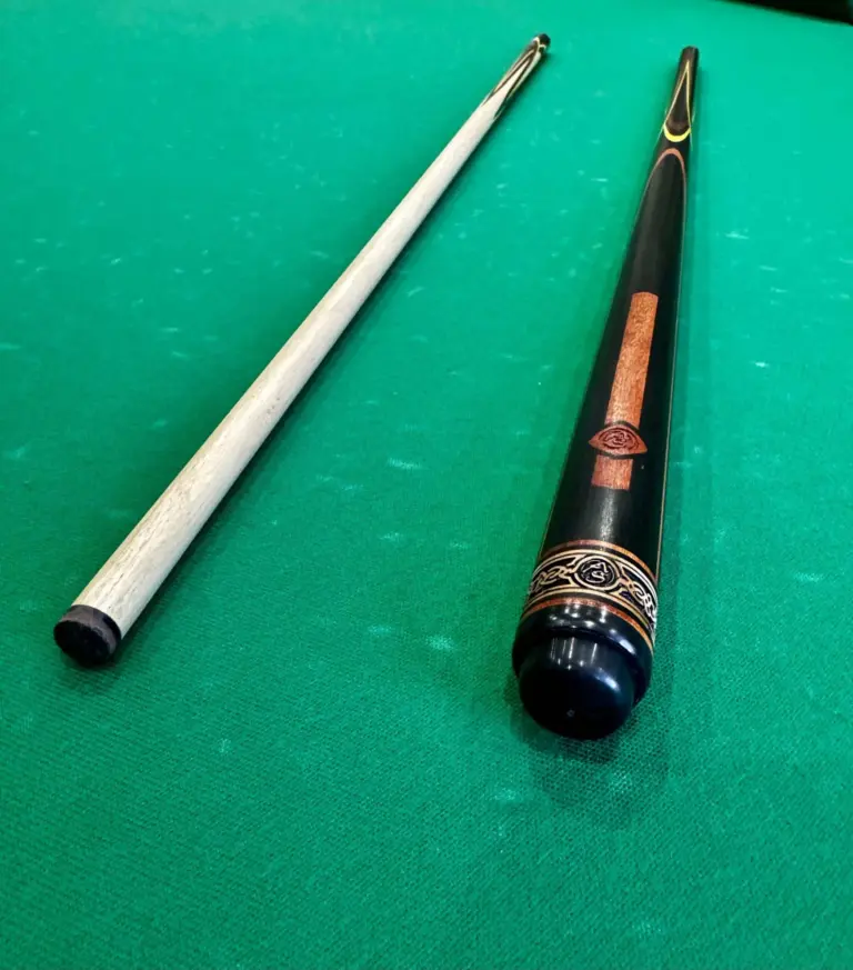 Білярдний-кий-чветокпопугай-черний-жельтий-красний-граб-4-лучевий-напряженний-ас-4-масштабований