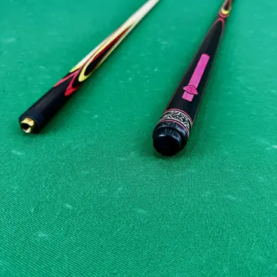 Більярдний кий: квітка (папуга) чорна + жовта + багряний граб 4 промені, напряжений AS изображение