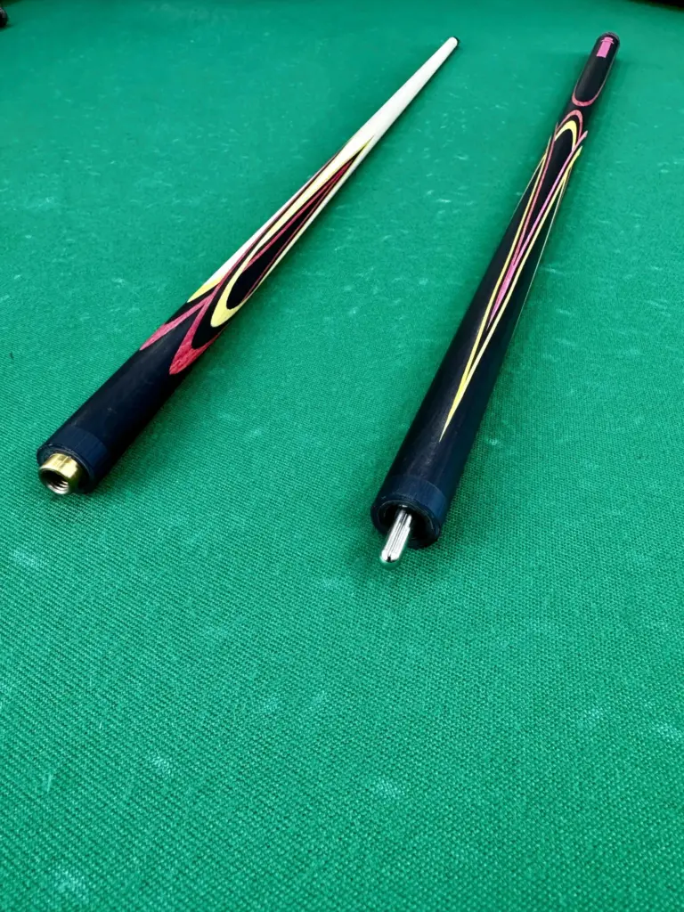 bilyardnyj-kij-czvetokpopugaj-chernyj-zheltyj-malinovyj-grab-4-luchevoj-napryazhennyj-as-3-scaled