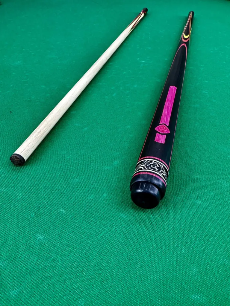 Білярдний-кий-чветокпопугай-черний-желтий-малиновий-граб-4-лучевой-напряженний-ас-4-масштабний