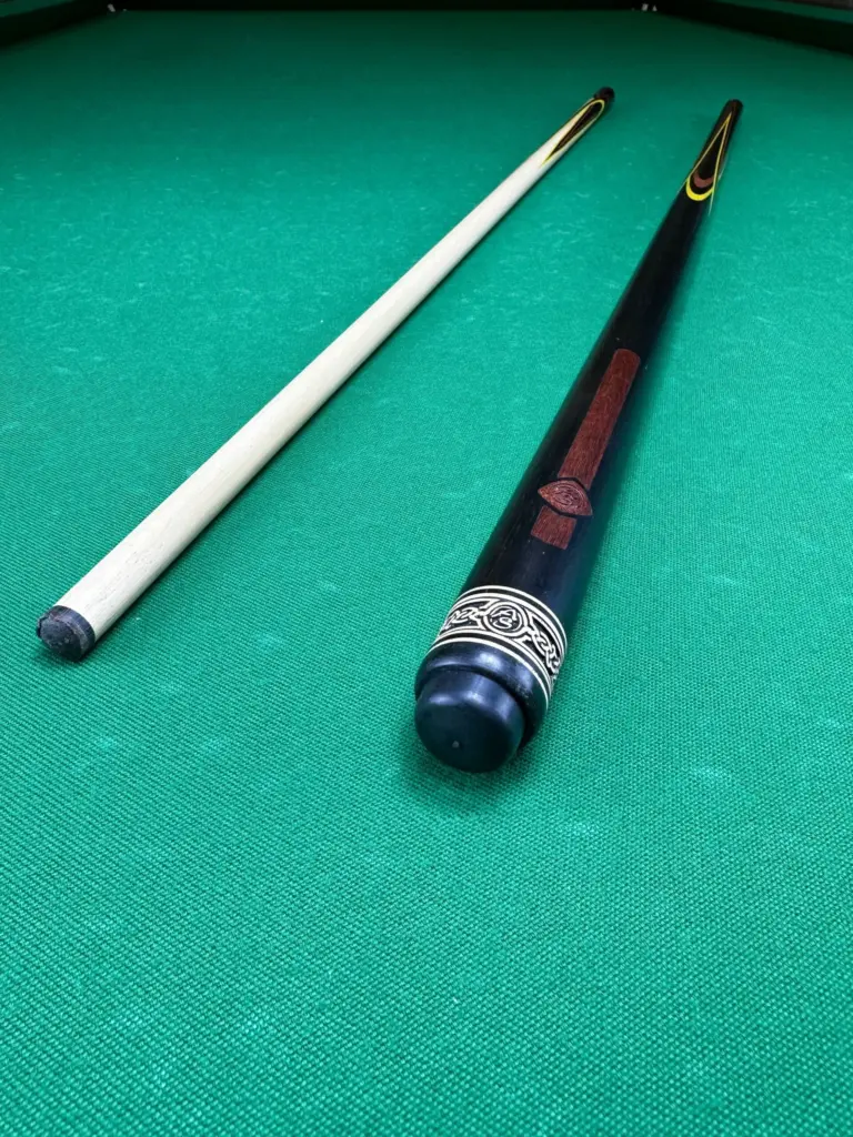 bilyardnyj-kij-czvetokpopugaj-eben-zheltyj-krasnyj-grab-4-luchevoj-napryazhennyj-as-3-scaled