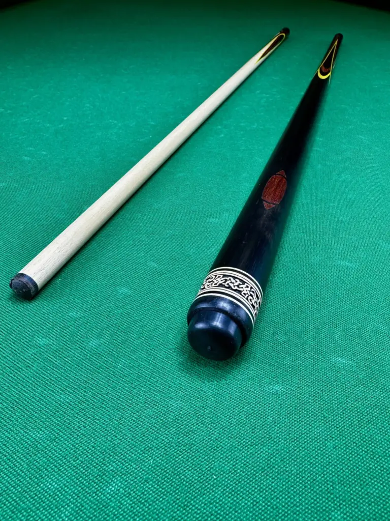 bilyardnyj-kij-czvetokpopugaj-eben-zheltyj-krasnyj-grab-4-luchevoj-napryazhennyj-as-5-scaled