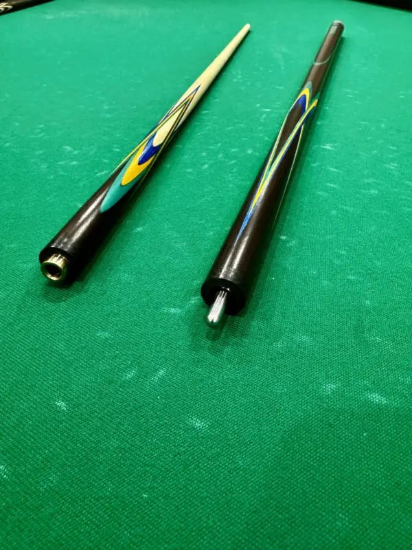 bilyardnyj-kij-legendatyulpan-as-chernyj-zelenyj-zheltyj-sinij-grab-1-scaled