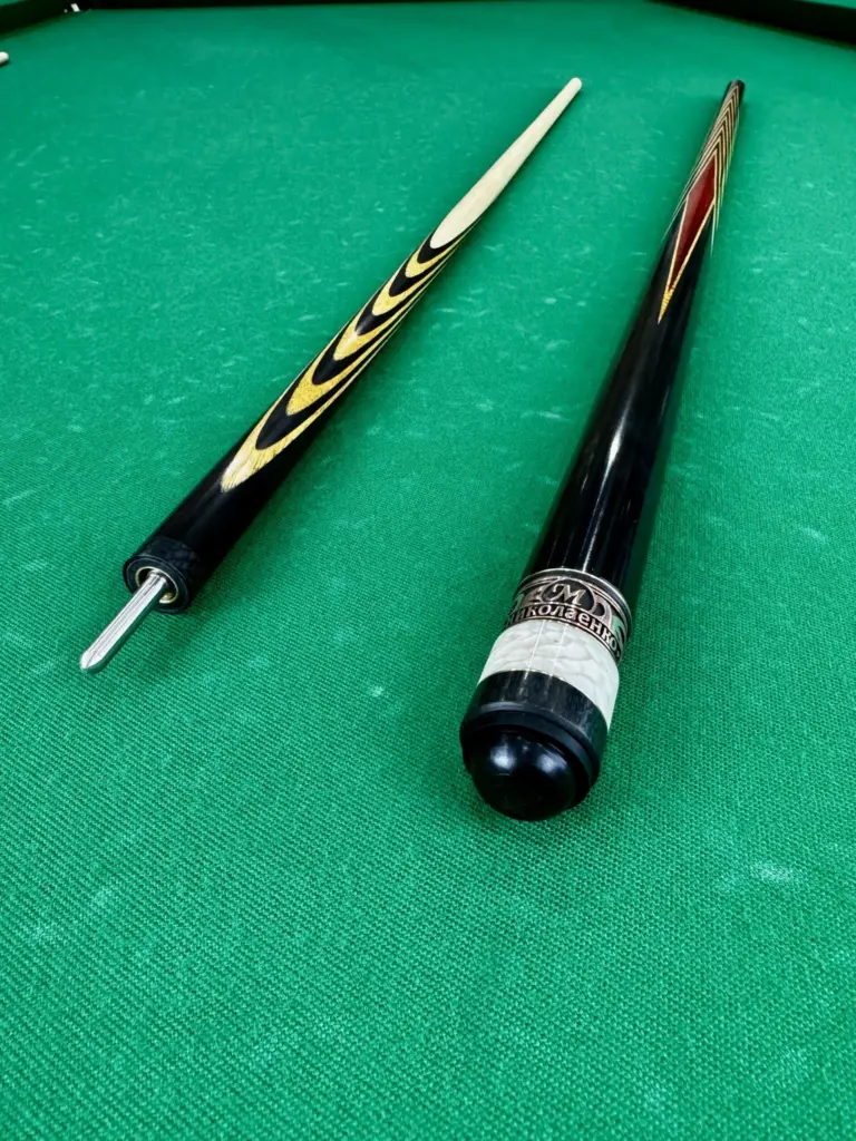 Більярдний кий Ніколаенко 12 вирізів Чорний граб — Амарілло з вставками Падук (2)|Більярдний кий Миколаенко 12 вирізів Чорний граб — Амарілло з вставкою Падук (1)|Більярдний кий Ніколаенко 12 вирізів Чорний граб — Амарілло з вставкою Падук (3)