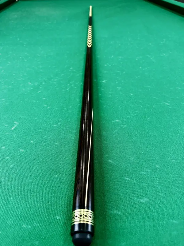 bilyardnyj-kij-trehsostavnoj-9-zapilov-venge-5-scaled