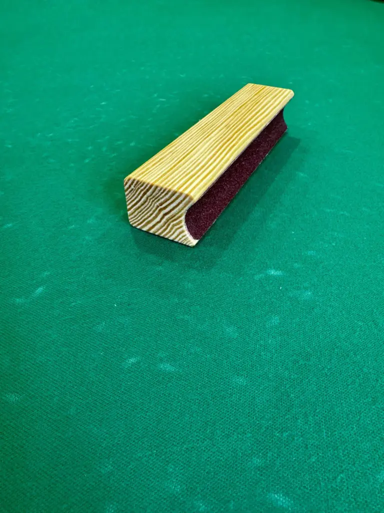 інструмент-для-обработкі-наклейки-і-чистки-кія-дерево-2-масштаб