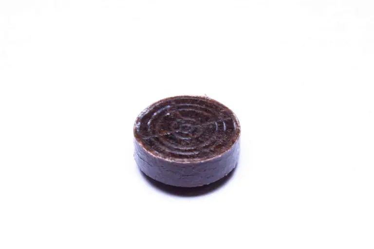 naklejka-dlya-bilyardnogo-kiya-vitaliya-griza-krasnaya-2-scaled-2