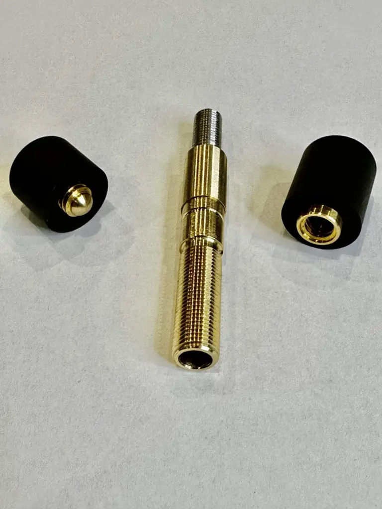 skrutka-dlya-bilyardnogo-kiya-vakuumnaya-alekseya-aryvanyuka-luczkogo-1sht.-3-scaled