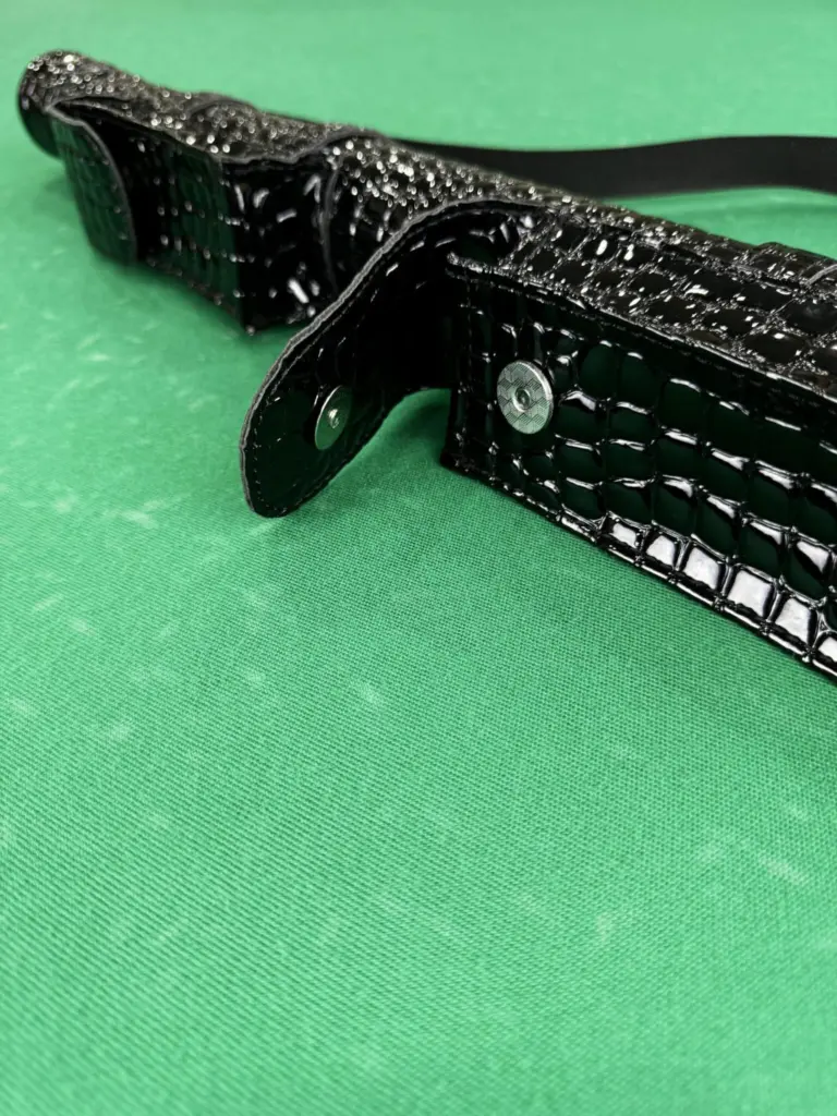 tubus-dlya-bilyardnogo-kiya-super-diamond-dva-karmana-na-pristezhkah-krokodil-glyanecz-1sht-4-scaled