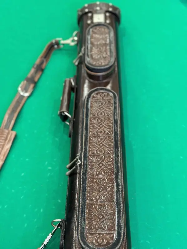 tubus-eksklyuzivnyj-ruchnaya-rabota-erofeya-evladina-korichnevyj-025-na-dva-kiya-2-scaled