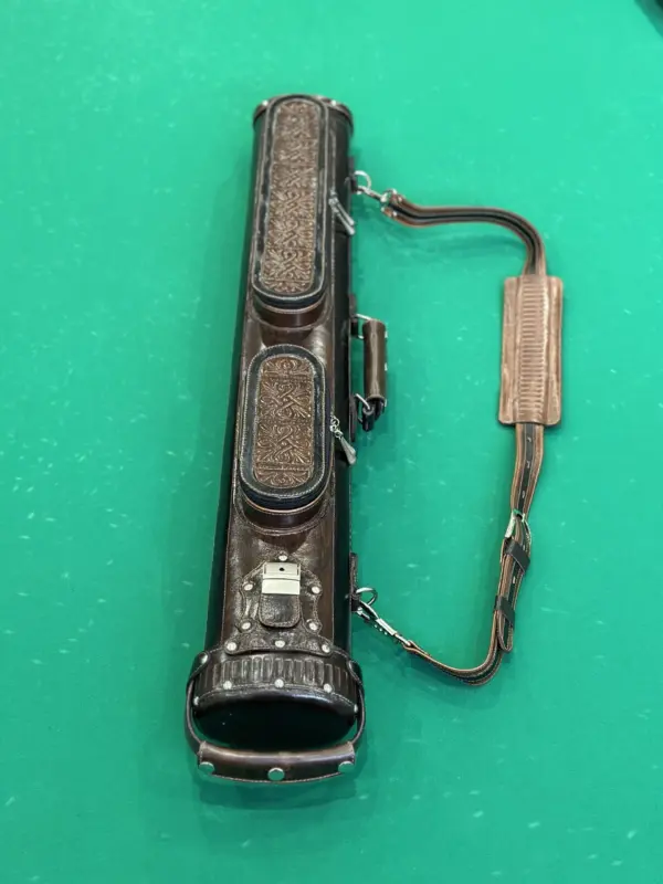 tubus-eksklyuzivnyj-ruchnaya-rabota-erofeya-evladina-korichnevyj-025-na-dva-kiya-3-scaled