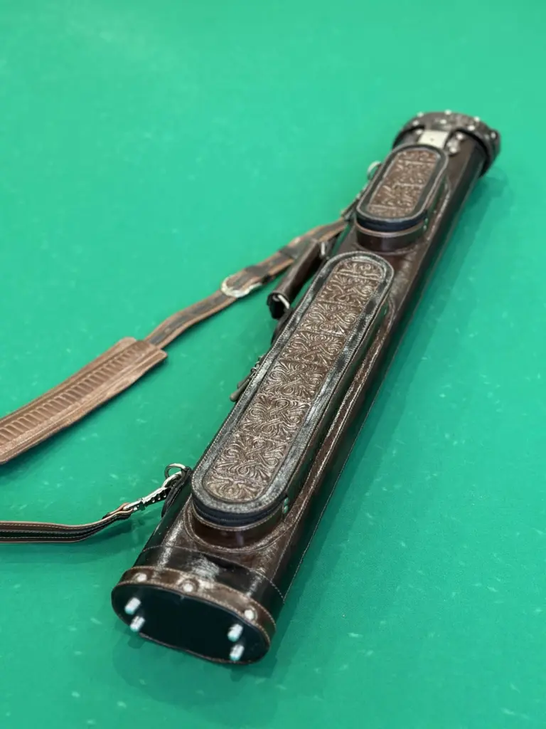 tubus-eksklyuzivnyj-ruchnaya-rabota-erofeya-evladina-korichnevyj-025-na-dva-kiya-5-scaled